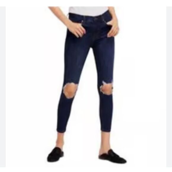 Free People Denim - 🔥🔥5 for $25🔥🔥Free People Blue Ripped Knee Cropped Dark Wash Skinny Jeans Size 27